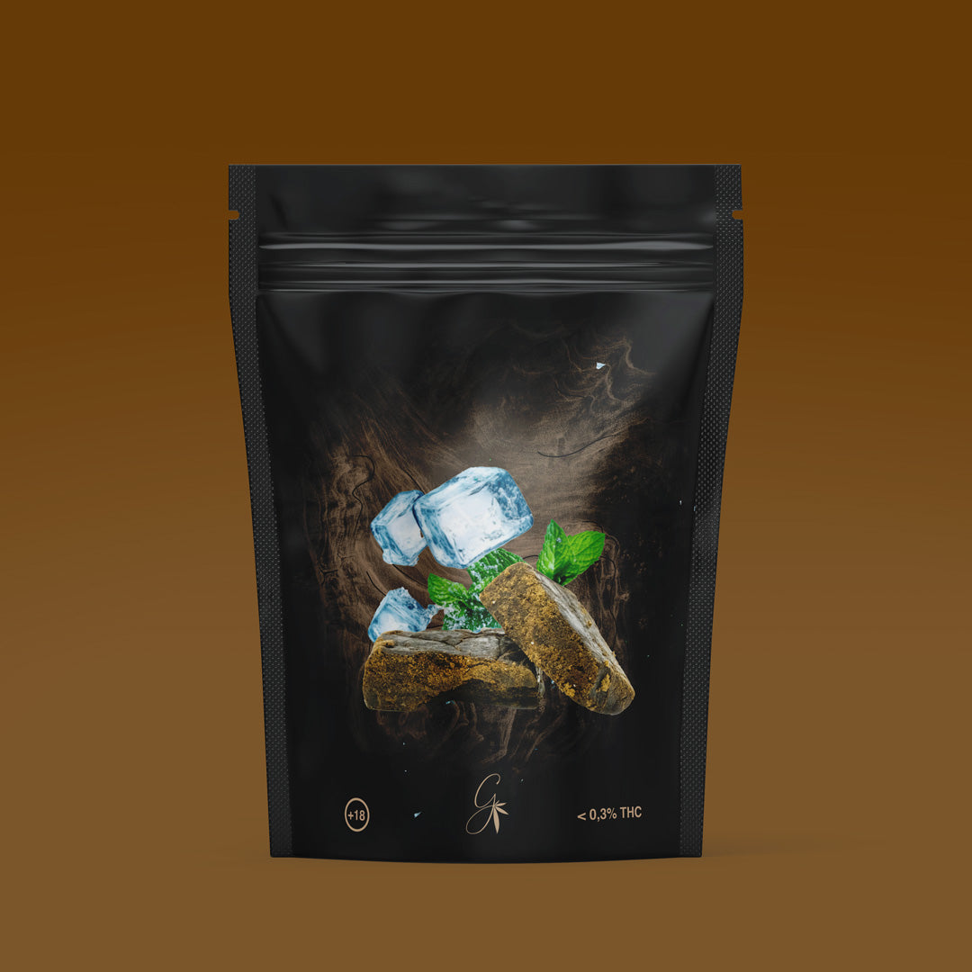 green-kartel-ice-o-lator-bubble-hash-cbd-5-g-eau-glac-e image 1