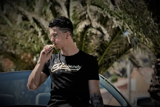 animodz-pimp-t-shirt-coton-col-rond-sigl image 1